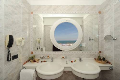 Imagen de la habitación del Hotel Vienna, Cattolica. Foto 4