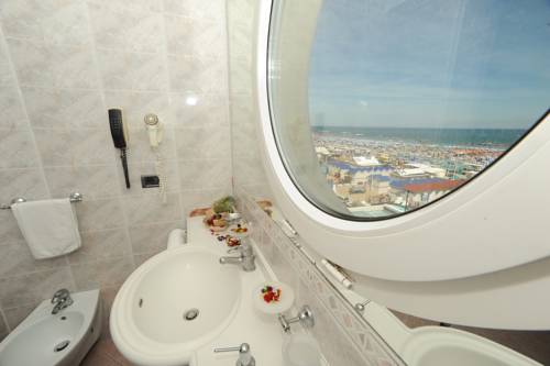 Imagen de la habitación del Hotel Vienna, Cattolica. Foto 16