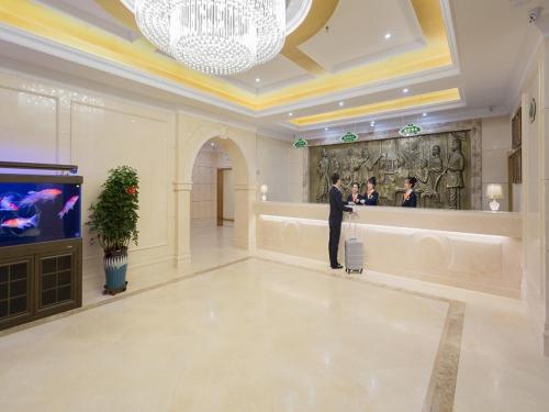 Imagen general del Hotel Vienna Classic Mudanjiang Railway Station. Foto 8