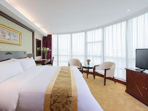 Imagen general del Hotel Vienna Dongguan Fenggang Yongsheng Street. Foto 1