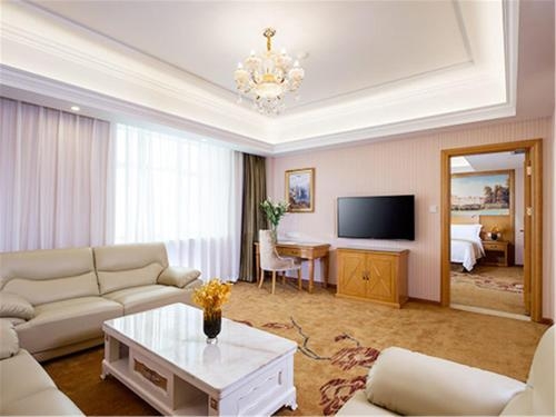 Imagen de la habitación del Hotel Vienna Foshan Jihua Road. Foto 10