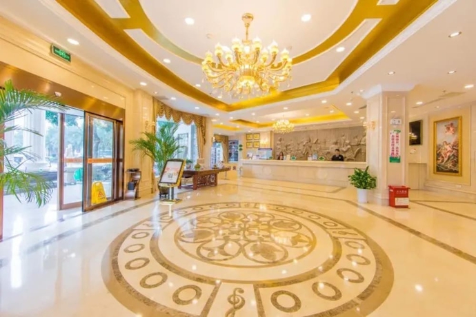 Imagen de los interiores del Hotel Vienna - Guilin Jichang Road Rongshan. Foto 18