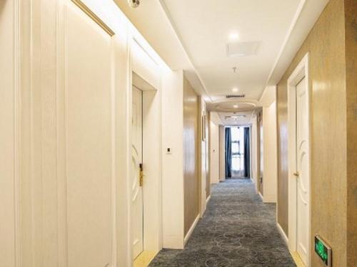 Imagen general del Hotel Vienna Guiyang Jiaxiulou Jichang Road. Foto 6