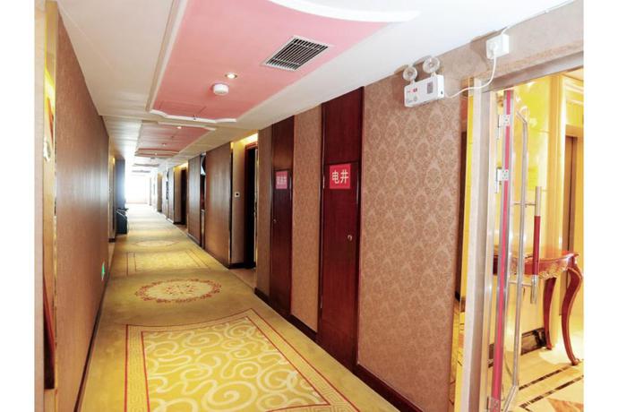 Imagen de los interiores del Hotel Vienna Hotel (Shenzhen Longhua Qinghu Road Branch. Foto 10