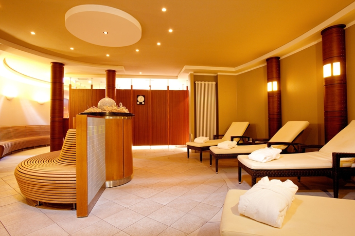 Imagen de la piscina del Hotel Vienna House By Wyndham Sonne Rostock. Foto 16