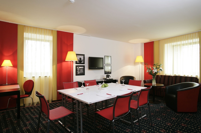 Imagen de los interiores del Hotel Vienna House Easy By Wyndham Bucharest Airport. Foto 13