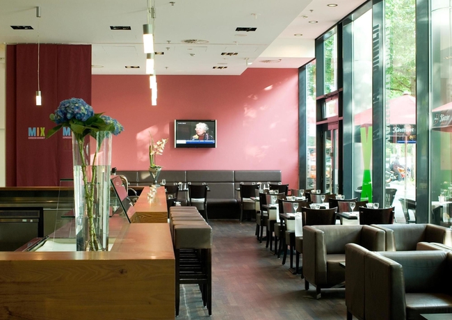 Imagen del bar/restaurante del Hotel Vienna House Easy by Wyndham Berlin Prenzlauer Berg. Foto 6