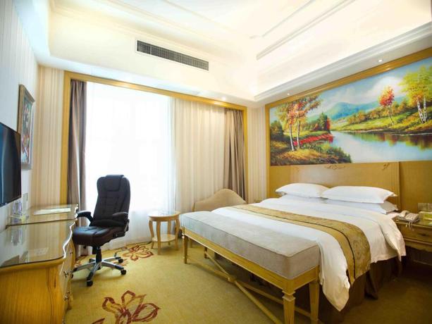 Imagen general del Hotel Vienna International Hongqiao Hub Malu. Foto 6