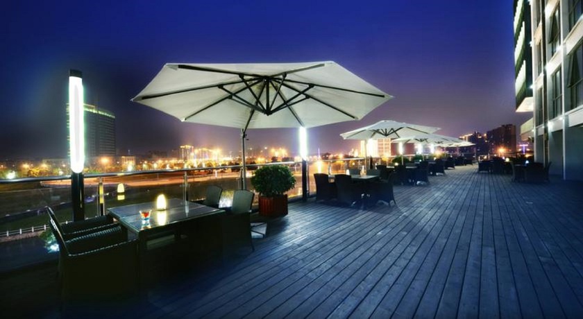 Imagen de los exteriores del Hotel Vienna International Hotel Suzhou University Town. Foto 10