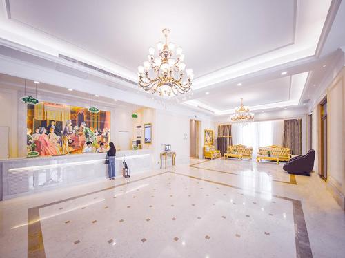 Imagen general del Hotel Vienna International Hubei Zhongxiang Zhongbai Square. Foto 3