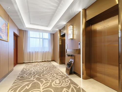 Imagen general del Hotel Vienna International Lanzhou SASSEUR Outlets & Yellow Riverside. Foto 3