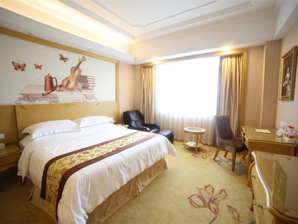 Imagen de la habitación del Hotel Vienna International Shanghai Pujiang Town. Foto 2