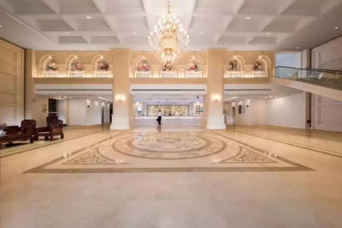 Imagen de los interiores del Hotel Vienna International - Shantou Simapu. Foto 8