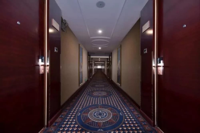 Imagen de los interiores del Hotel Vienna International - Shantou Simapu. Foto 11