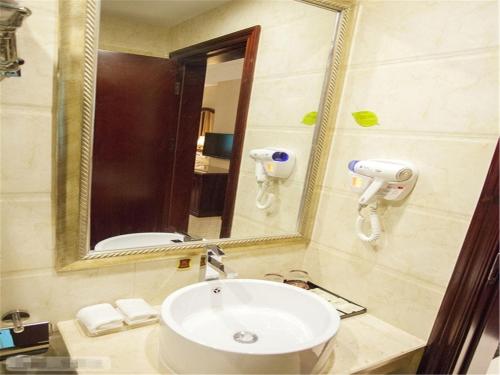 Imagen de la habitación del Hotel Vienna International Shenzhen Longhua Center. Foto 3