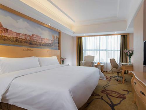 Imagen general del Hotel Vienna International Shenzhen Qianhai. Foto 3