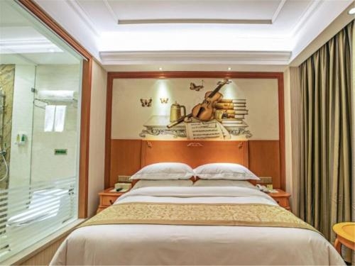 Imagen de la habitación del Hotel Vienna International Tianjin Guizhou Road. Foto 9