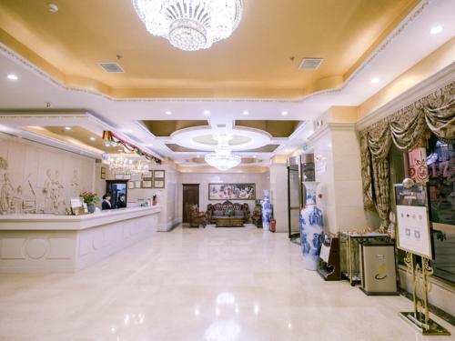 Imagen general del Hotel Vienna International Yangzhou outlets Plaza Heyuan. Foto 1