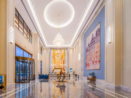 Imagen general del Hotel Vienna International - Yunfu Century Avenue. Foto 8