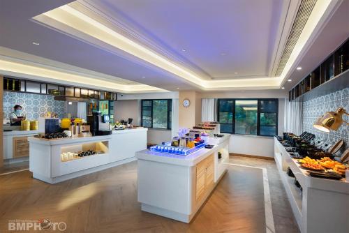 Imagen general del Hotel Vienna International Zhuhai Gongbei Port Fuhuali Branch. Foto 5