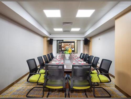 Imagen general del Hotel Vienna International Zhuhai Gongbei Port Fuhuali Branch. Foto 14