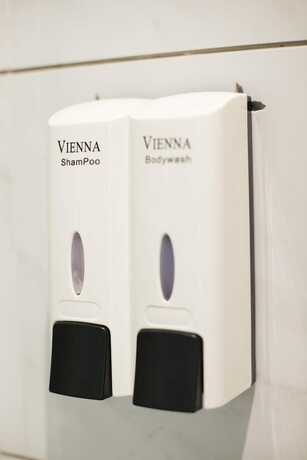 Imagen general del Hotel Vienna, Isla Sangat. Foto 3