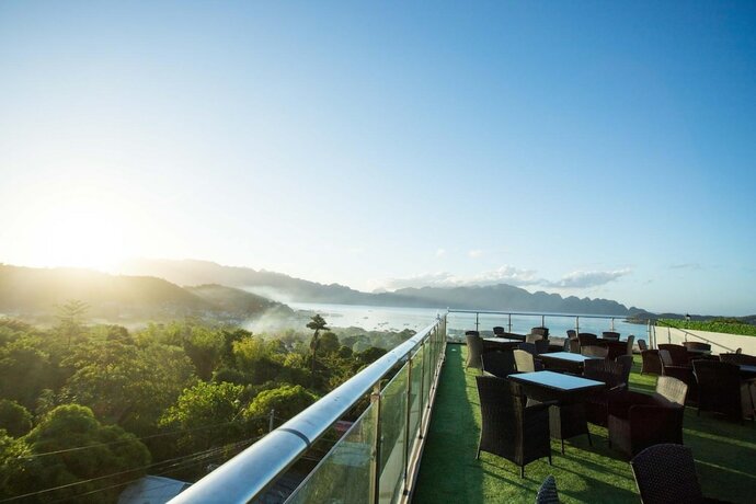 Imagen general del Hotel Vienna, Isla Sangat. Foto 8