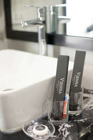 Imagen de la habitación del Hotel Vienna, Isla Sangat. Foto 20