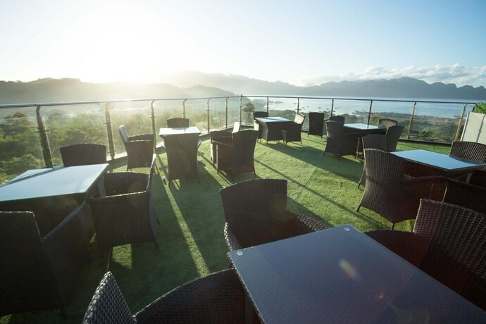 Imagen de la habitación del Hotel Vienna, Isla Sangat. Foto 37