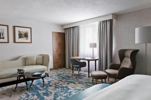 Imagen de la habitación del Hotel Vienna Marriott. Foto 8