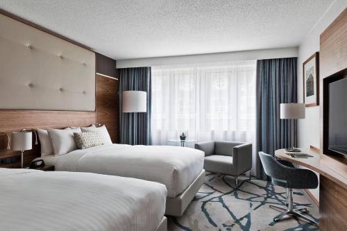 Imagen de la habitación del Hotel Vienna Marriott. Foto 14