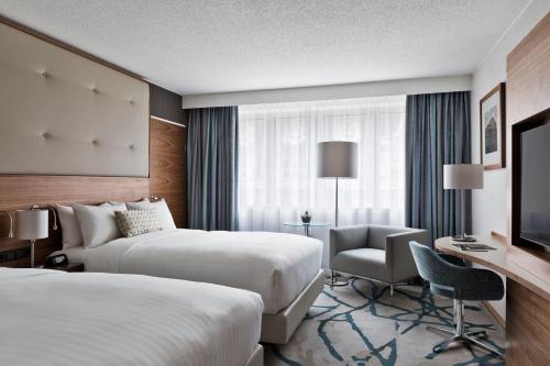 Imagen de la habitación del Hotel Vienna Marriott. Foto 17