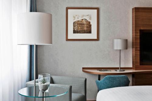 Imagen de la habitación del Hotel Vienna Marriott. Foto 20