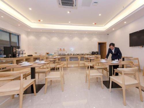 Imagen general del Hotel Vienna SanHao Danyang Houxiang. Foto 11