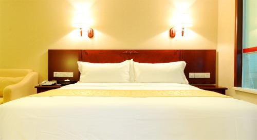 Imagen de la habitación del Hotel Vienna Shanwei Lufeng Jieshi Bus Station. Foto 9