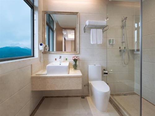Imagen de la habitación del Hotel Vienna Shenzhen Aiguo Road. Foto 6