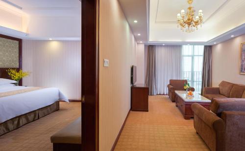 Imagen de la habitación del Hotel Vienna Shenzhen Fuyong Qiaotou. Foto 8
