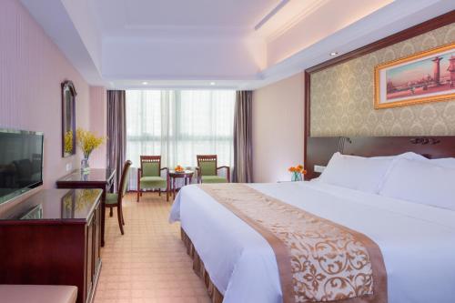 Imagen de la habitación del Hotel Vienna Shenzhen Fuyong Qiaotou. Foto 9