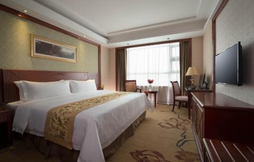 Imagen de la habitación del Hotel Vienna Shenzhen Fuyong Xintian. Foto 8