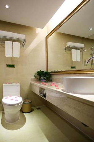 Imagen de la habitación del Hotel Vienna Shenzhen Yinhu Bus Station. Foto 10