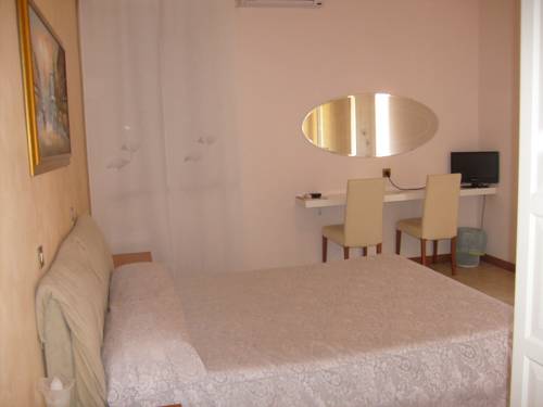 Imagen de la habitación del Hotel Vienna, Toscolano-Maderno. Foto 2