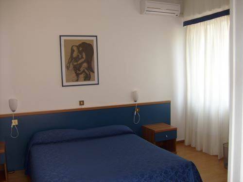 Imagen de la habitación del Hotel Vienna, Toscolano-Maderno. Foto 4