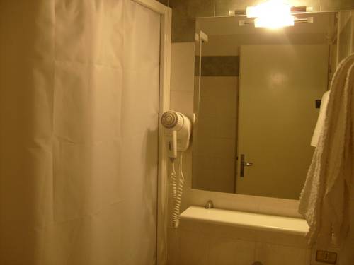 Imagen de la habitación del Hotel Vienna, Toscolano-Maderno. Foto 6