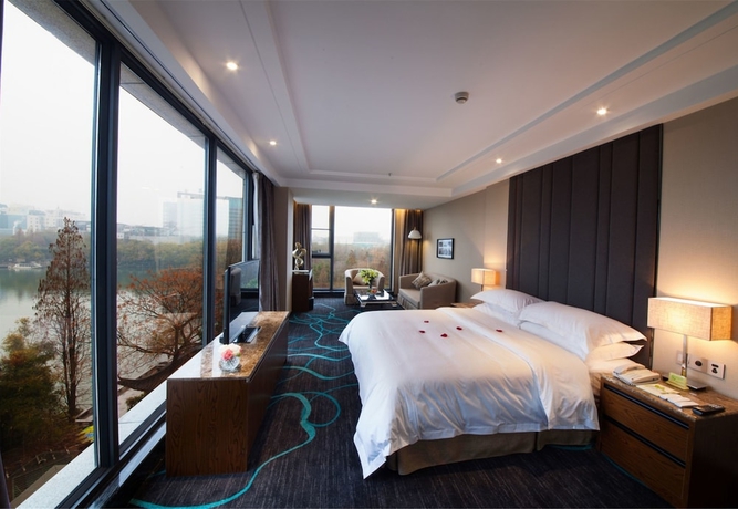 Imagen de la habitación del Hotel Vienna Xiangshan Park. Foto 13