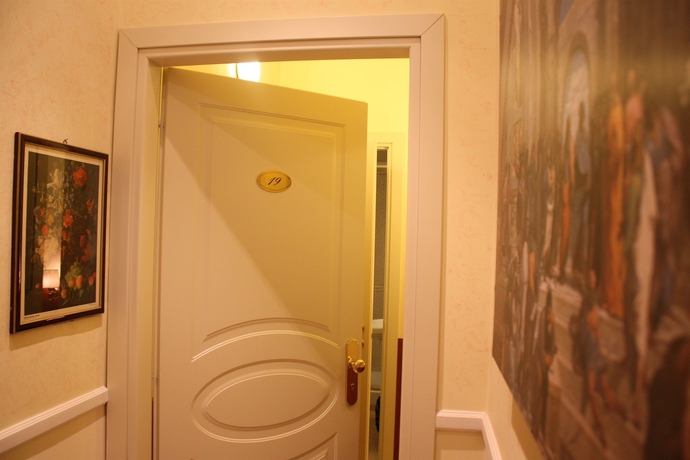 Imagen de los interiores del Hotel Viennese. Foto 14