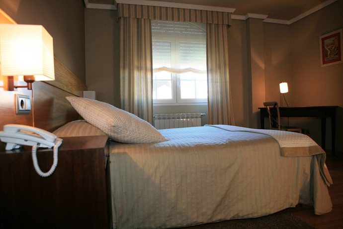 Imagen de la habitación del Hotel Viento del Norte. Foto 3