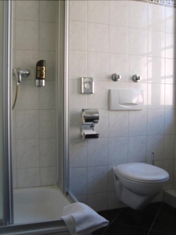 Imagen de la habitación del Hotel Vier Jahreszeiten, Altstadt. Foto 5