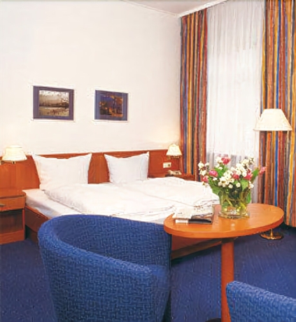 Imagen de la habitación del Hotel Vier Jahreszeiten, Altstadt. Foto 8