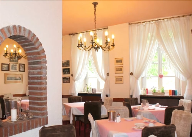 Imagen del bar/restaurante del Hotel Vier Jahreszeiten, Altstadt. Foto 3