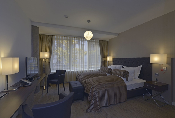 Imagen de los interiores del Hotel Vier Jahreszeiten Berlin City. Foto 11